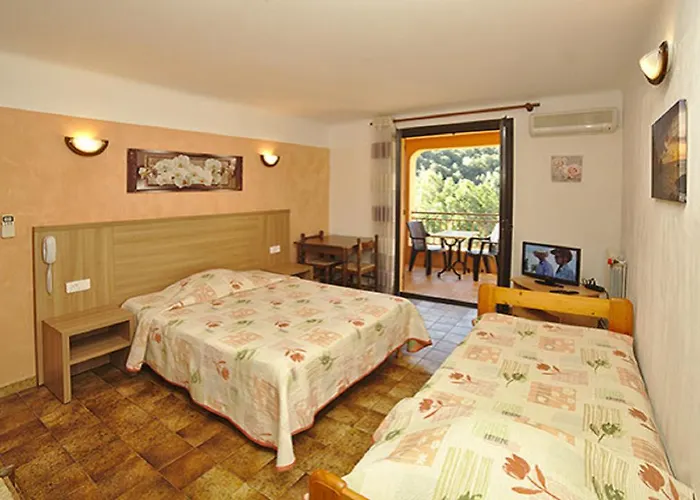 Cabanaccia 3* Serriera (Corsica)